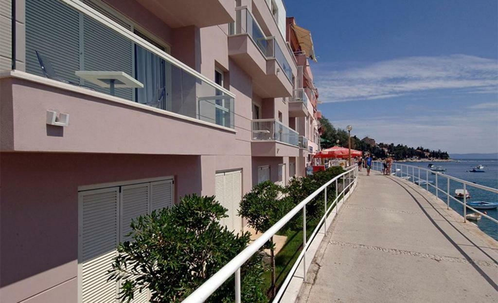 Irene Apartment By The Sea - Privat Parking 라벡 외부 사진